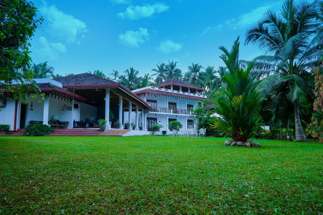 Waterside Bentota Hotel Exterior photo