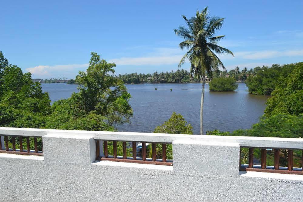 Waterside Bentota Hotel Exterior photo